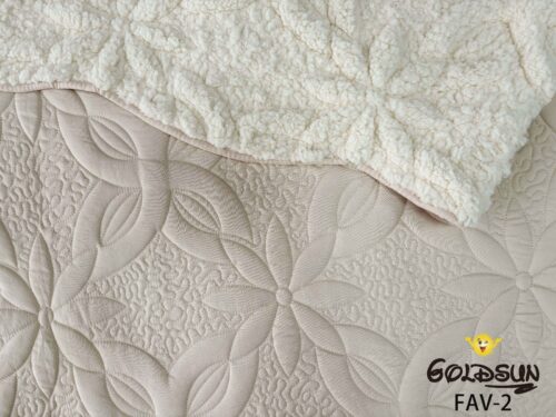 COBERTOR TELA CON CARNERO 3 PIEZAS BORDADO C. E. PREMIUM