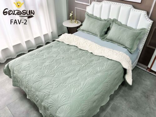 COBERTOR TELA CON CARNERO 3 PIEZAS BORDADO C. E. PREMIUM