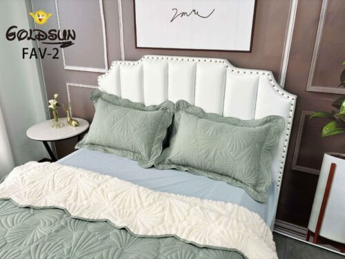 COBERTOR TELA CON CARNERO 3 PIEZAS BORDADO C. E. PREMIUM