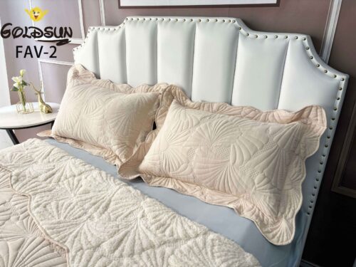 COBERTOR TELA CON CARNERO 3 PIEZAS BORDADO C. E. PREMIUM