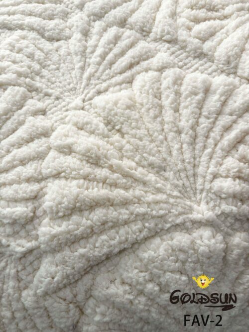 COBERTOR TELA CON CARNERO 3 PIEZAS BORDADO C. E. PREMIUM