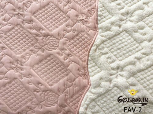 COBERTOR TELA CON CARNERO 3 PIEZAS BORDADO C. E. PREMIUM