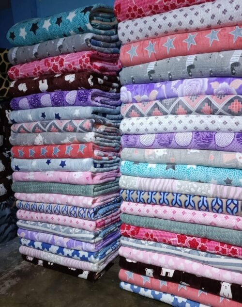 COBERTOR PIEL CON CARNERO ACOLCHADO 3D